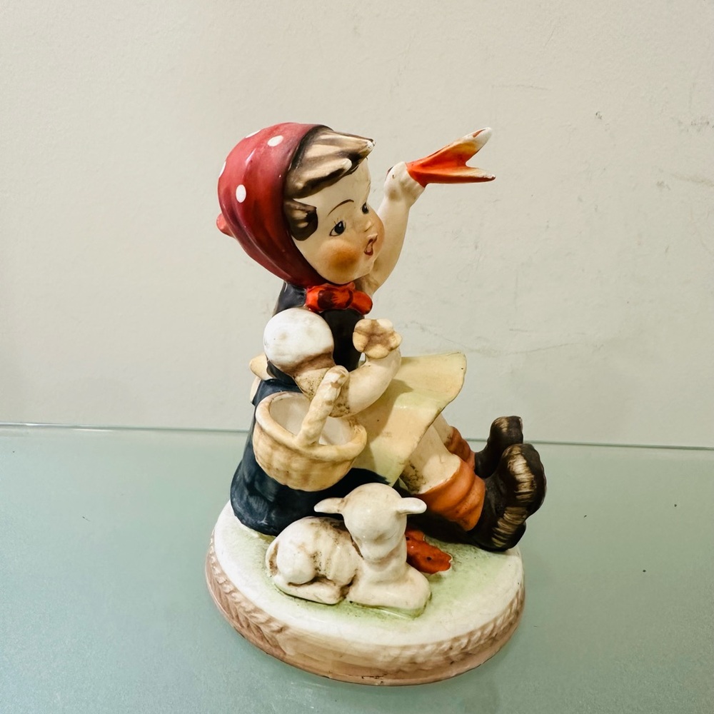 Farewell Girl‎ With Sheep Waving Hand Made In Japan